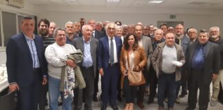 l'europarlamentare di Fratelli d'Italia Remo Sernagiotto in un incontro con militanti e imprenditori ad Adria.