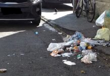 a Livorno sacchetti di rifiuti sparsi ovunque