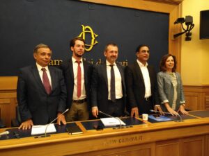 Alla Conferenza stampa hanno partecipato anche Henri Malosse, già Presidente del Comitato Economico e Sociale Europeo (CESE) ed esperto di politica estera, il medico e politico pakistano Paul Bhatti, fratello dell'ex ministro Shahbaz Bhatti assassinato a Islamabad il 2 marzo 2011 proprio per le sue battaglie in difesa dei cristiani del Pakistan e per l'abolizione della legge sulla blasfemia e Arthur Lanternier, della Fondazione SOS Cristiani d'Oriente – Italia.