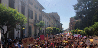 Fratelli d'Italia: "Bestemmie e oscenità al Gay Pride di Pisa
