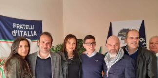 gruppo Fratelli d'Italia di Capannori insieme al vice-coordinatore Gianluca Lommori