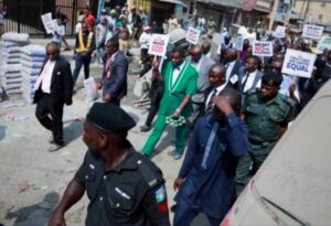 nigeria, marcia pacifica contro le persecuzioni cristiane