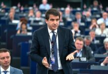 Co-presidente del gruppo europeo Ecr-Fratelli d'Italia, Raffaele Fitto.