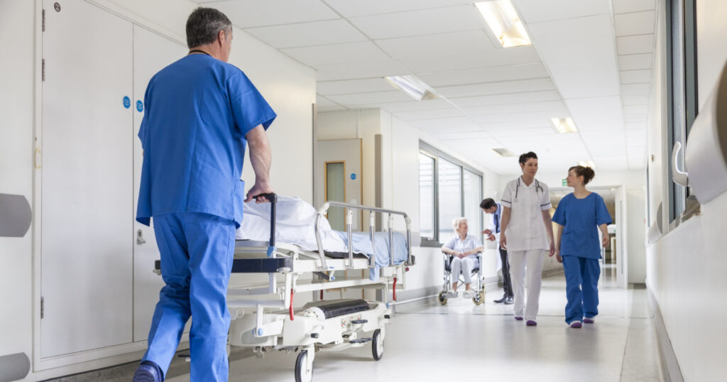 Sanità, le nuove misure del Governo Meloni contro le liste d’attesa e per nuove assunzioni di personale