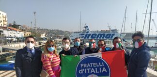 Flash mob di Fratelli d'Italia a Porto Empedocle contro l'immigrazione clandestina