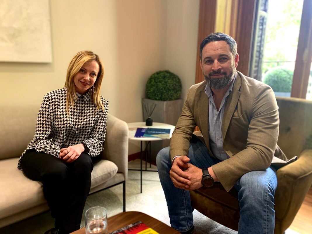Giorgia Meloni, presidente di Fratelli d’Italia e di ECR Party, e il leader di Vox Santiago Abascal.