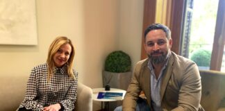 Giorgia Meloni, presidente di Fratelli d’Italia e di ECR Party, e il leader di Vox Santiago Abascal.
