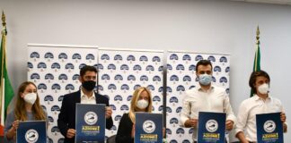Fabio Roscani, presidente di Gioventù Nazionale e Giorgia Meloni, presidente di Fratelli d’Italia durante la conferenza stampa di Azione Universitaria.
