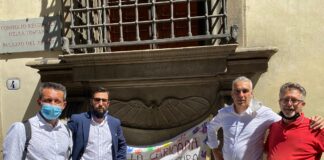 Diego Petrucci, Consigliere regionale di Fratelli d’Italia, Matteo Arcenni, Consigliere comunale di Terricciola e Matteo Bagnoli, Capogruppo FdI Pontedera al presidio organizzato dai comitati dei cittadini sotto la sede del Consiglio regionale a Firenze.
