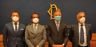 Vittorio Fantozzi e Diego Petrucci, Consiglieri regionali toscani di Fratelli d’Italia e insieme ai deputati Francesco Lollobrigida, Capogruppo FdI alla Camera e Marcello Gemmato, Responsabile nazionale della Sanità per FdI durante la conferenza stampa alla Camera dei deputati.