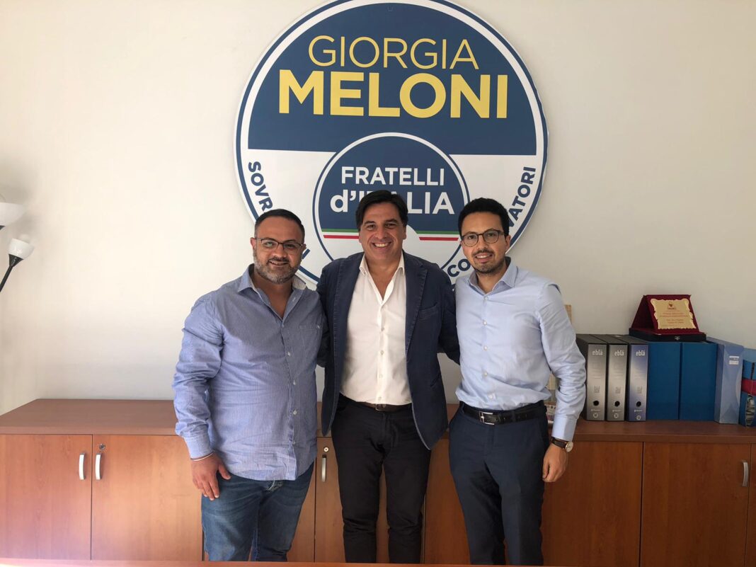 Salvo Pogliese, sindaco di Catania e coordinatore regionale di Fratelli d'Italia con Antonino Bruno e Enzo Monasteri, i nuovi aderenti di Fratelli d'Italia.