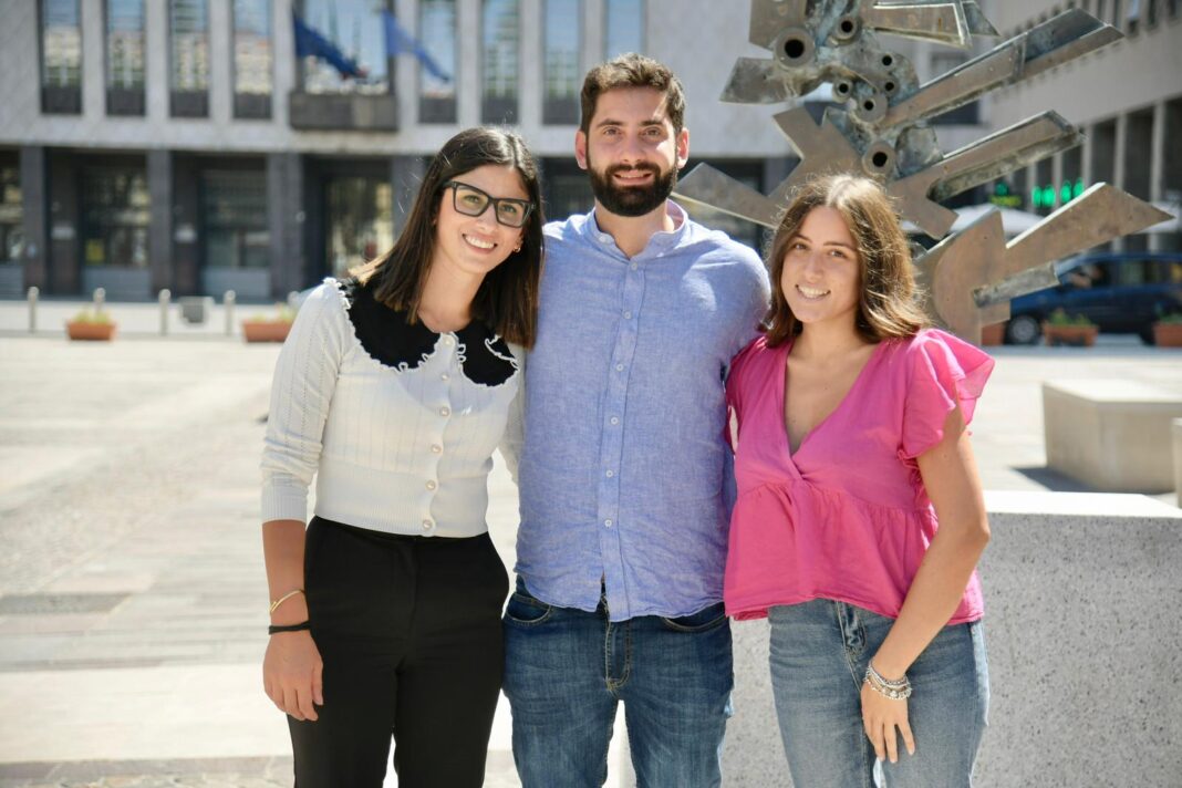 Fabio Roscani, Presidente Nazionale di Gioventù Nazionale in visita alla Comunità militante calabrese insieme a Daniela Astorino e Aurora Picone, ragazze di Gioventù Nazionale.