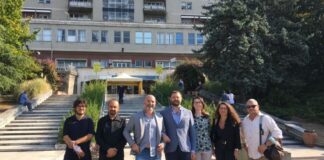 Vittorio Fantozzi, Consigliere di Fratelli d’Italia e Lorenzo Baruzzo, Coordinatore di Fratelli d’Italia di Carrara durante il sopralluogo al Monoblocco di Carrara.