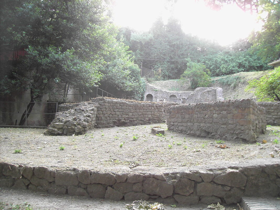 Monteverde tempio di Iside. (Lalupa, CC BY-SA 3.0, via Wikimedia Commons)