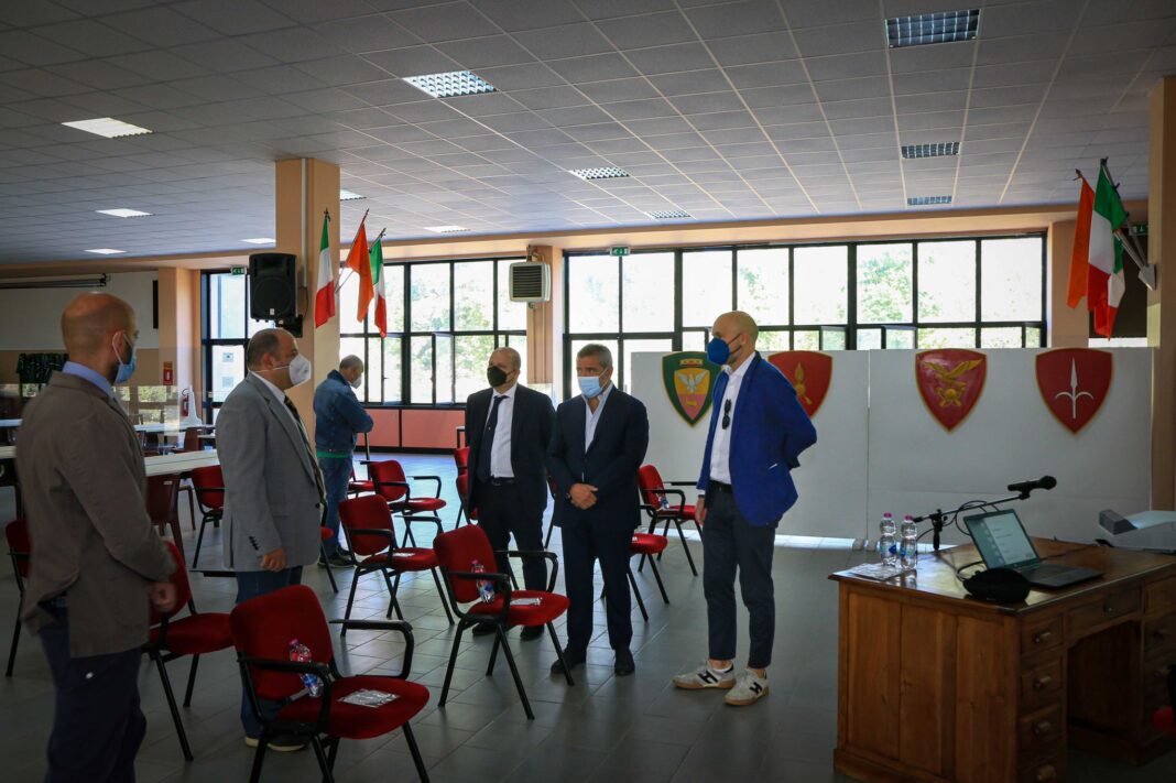 Salvatore Deidda, Deputato di Fratelli d'Italia e Capogruppo in Commissione Difesa in visita allo Stabilimento Militare del Munizionamento Terreste a Baiano di Spoleto.