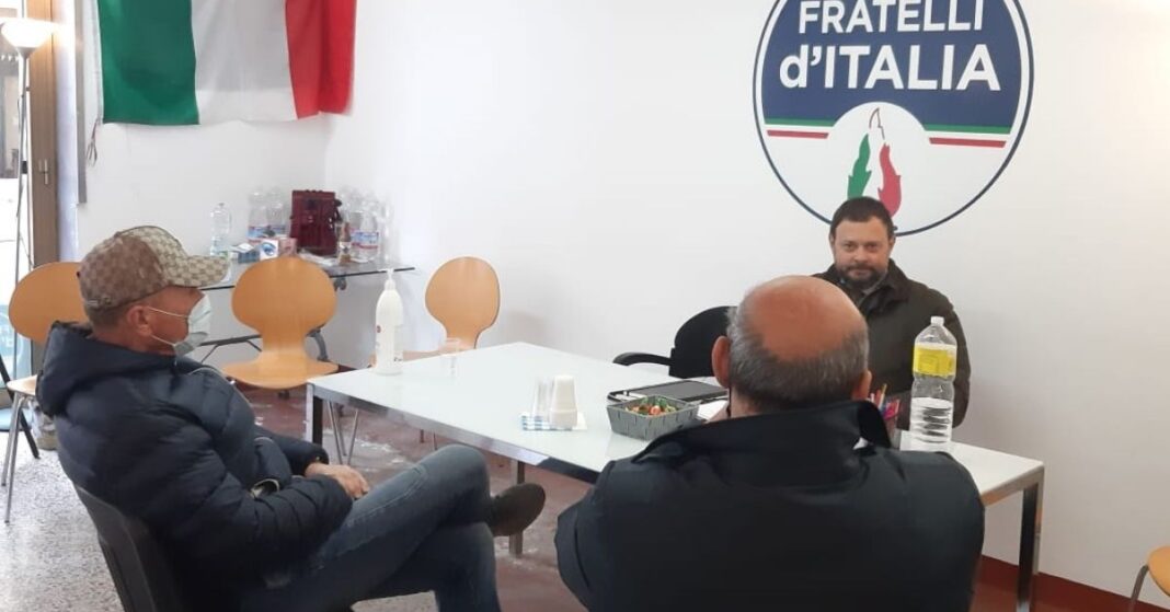 Vittorio Fantozzi, Consigliere regionale di Fratelli d’Italia durante l'incontro con i commercianti di Capannori.