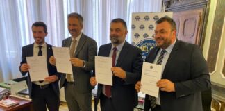 Nella foto da sinistra: Tommaso Razzolini, consigliere regionale di Fratelli d'Italia, Raffaele Speranzon, capogruppo di Fratelli d'Italia in consiglio regionale, De Carlo, senatore di Fratelli d'Italia e Joe Formaggio è un consigliere regionale di Fratelli d'Italia.