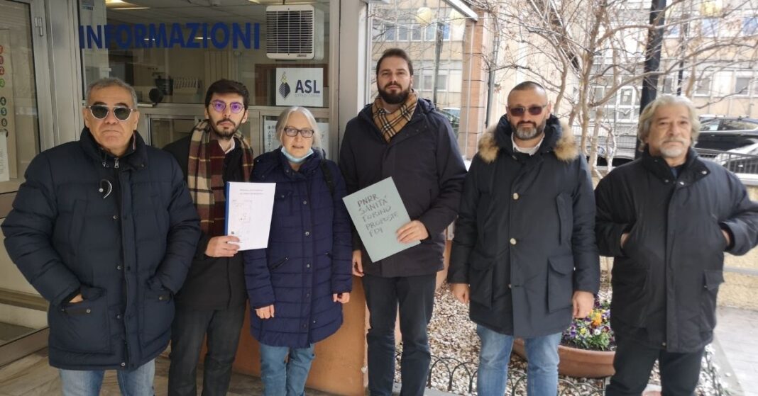 Maurizio Marrone, capogruppo Fratelli d'Italia in Regione Piemonte, Enzo Liardo, vice capogruppo di Fratelli d'Italia in Comune di Torino e i I consiglieri di Fratelli d'Italia: Valerio Lomanto, Patrizia Alessi, Luca Maggia.