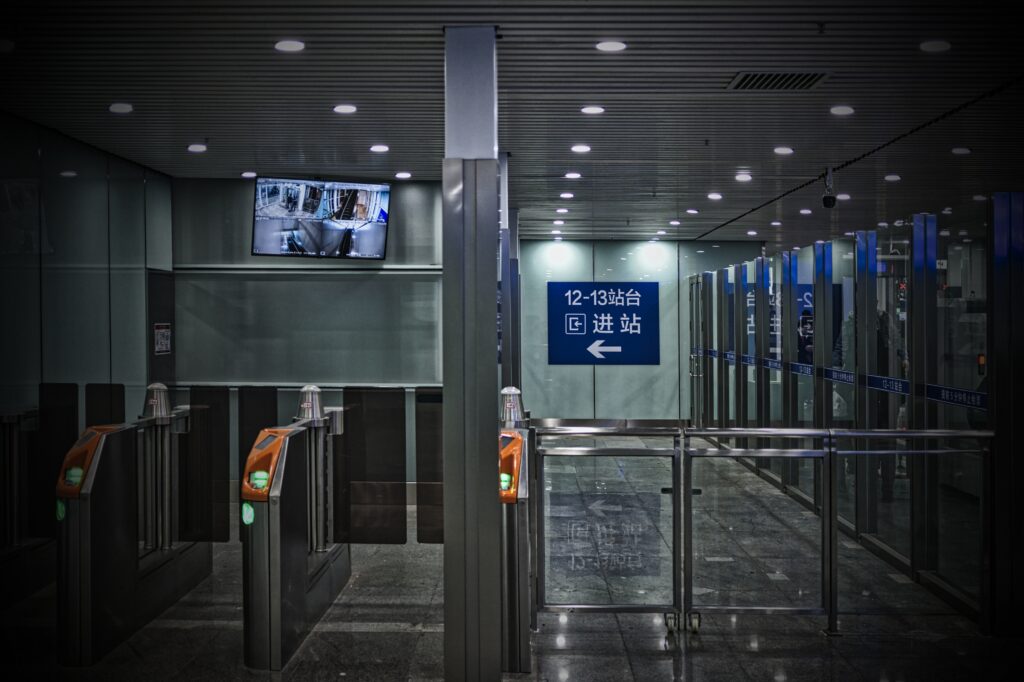 Europa, la sicurezza degli aeroporti in mano cinese. Anche in Italia.