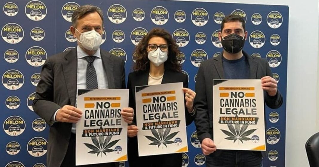 Fabio Roscani, Presidente di Gioventù Nazionale, movimento giovanile di Fratelli d’Italia insieme a Maria Teresa Bellucci, deputato di Fratelli d'Italia e Alberto Balboni, senatore di Fratelli d'Italia alla conferenza stampa 'Cannabis legale, le ragioni del no'.