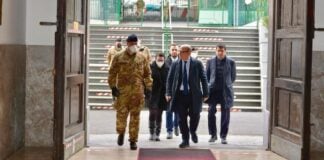 Salvatore Deidda, Capogruppo di Fratelli d'Italia in Commissione Difesa in visita alla Caserma del 62° Reggimento fanteria “Sicilia”, a Catania.