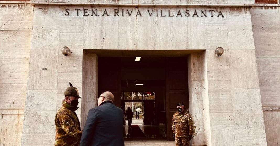 Salvatore Deidda, deputato di Fratelli d'Italia e Capogruppo in Commissione Difesa in visita alla Caserma ‘Villasanta’ dell'Esercito Italiano.
