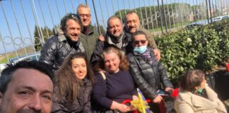 Inaugurazione della prima panchina inclusiva al parco Bella di Mai, in provincia di Pisa.
