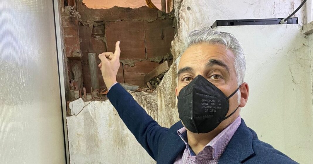 Diego Petrucci, Consigliere regionale di Fratelli d’Italia durante il sopralluogo all'ospedale Cisanello.