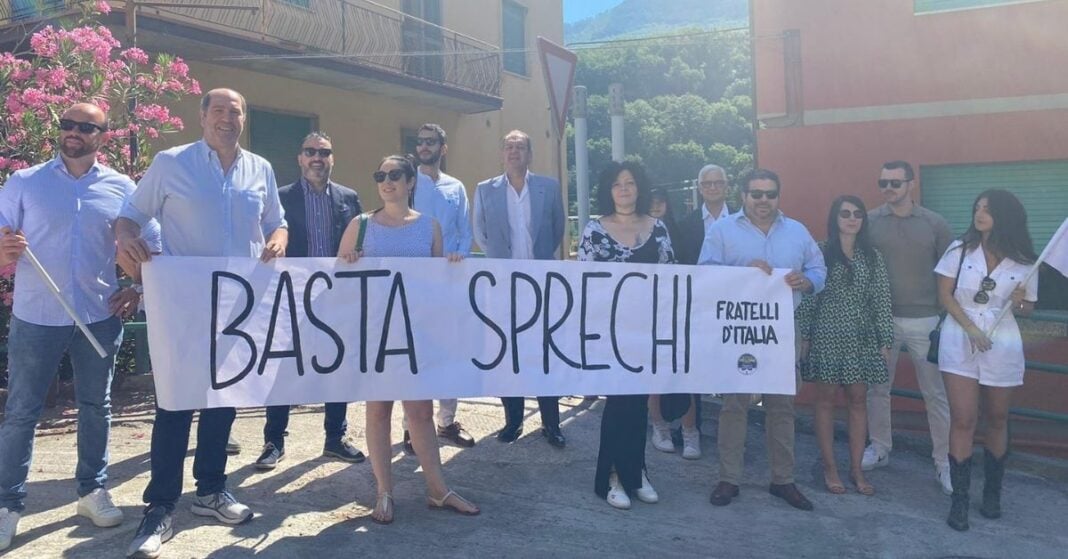 Flash mob di Fratelli d'Italia nella località di La Briglia.