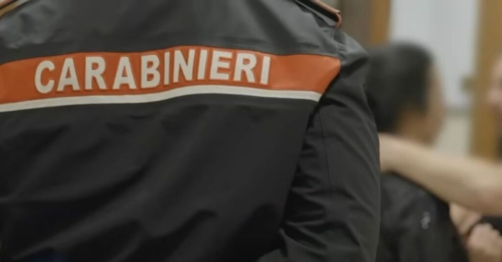 Donna accoltellata dall’ex marito si salva grazie all’intervento di un’altra donna
