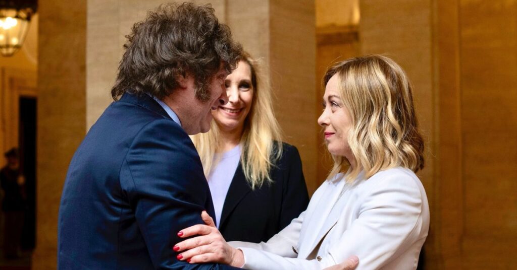 Milei, un anno dopo. A che punto è la rivoluzione liberista del presidente con la motosega