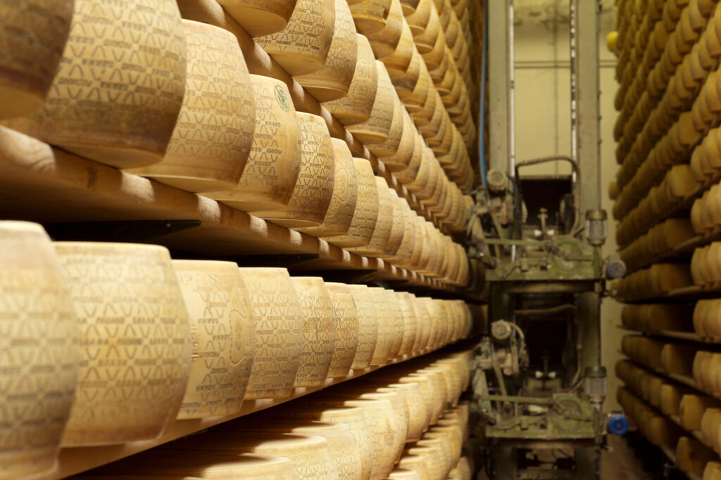 Grana Padano compie 70 anni: bilancio record e sfida dazi USA all’assemblea con Lollobrigida