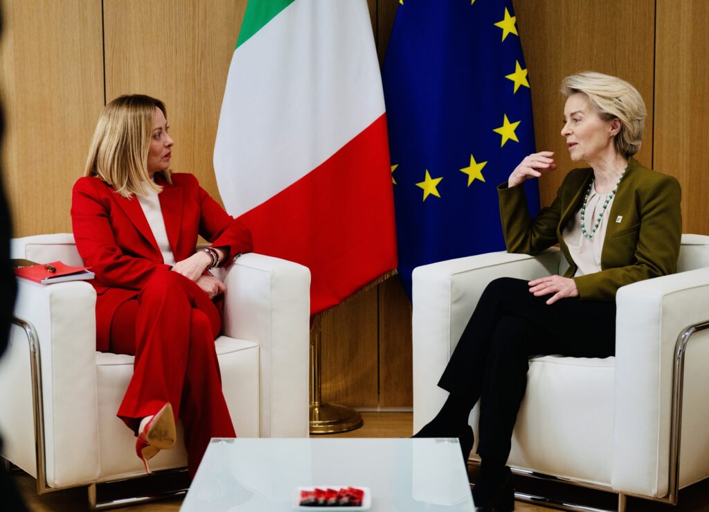 Meloni convince l’Europa: aiuti all’Africa solo se blocca i migranti