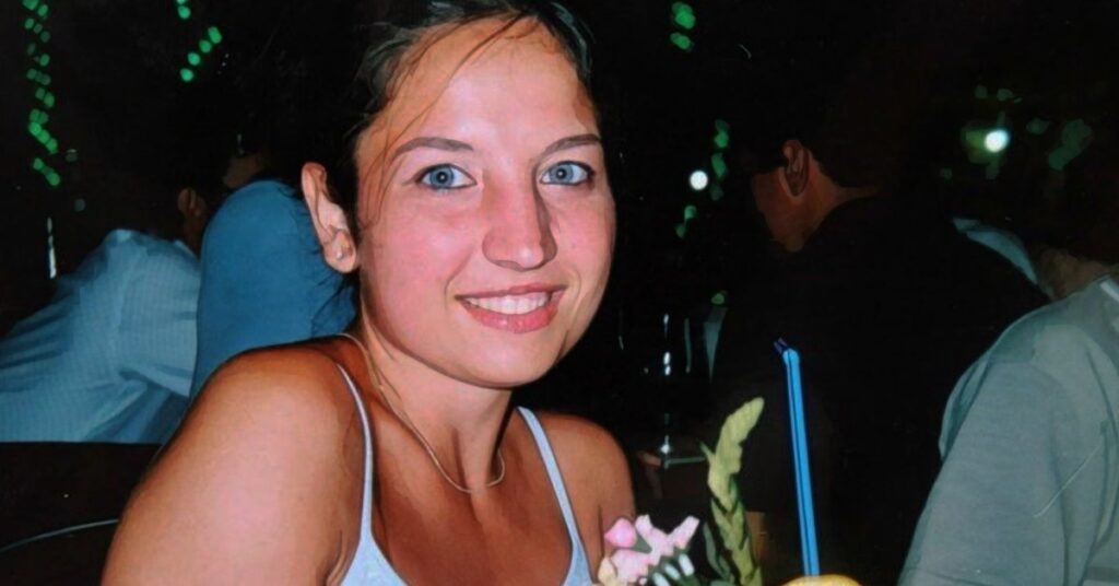 Due nuovi importanti dettagli nel delitto Garlasco: Chiara Poggi fu torturata e uccisa da due persone e la nuova perizia colloca il Dna di Sempio sopra e non sotto le unghie di Chiara