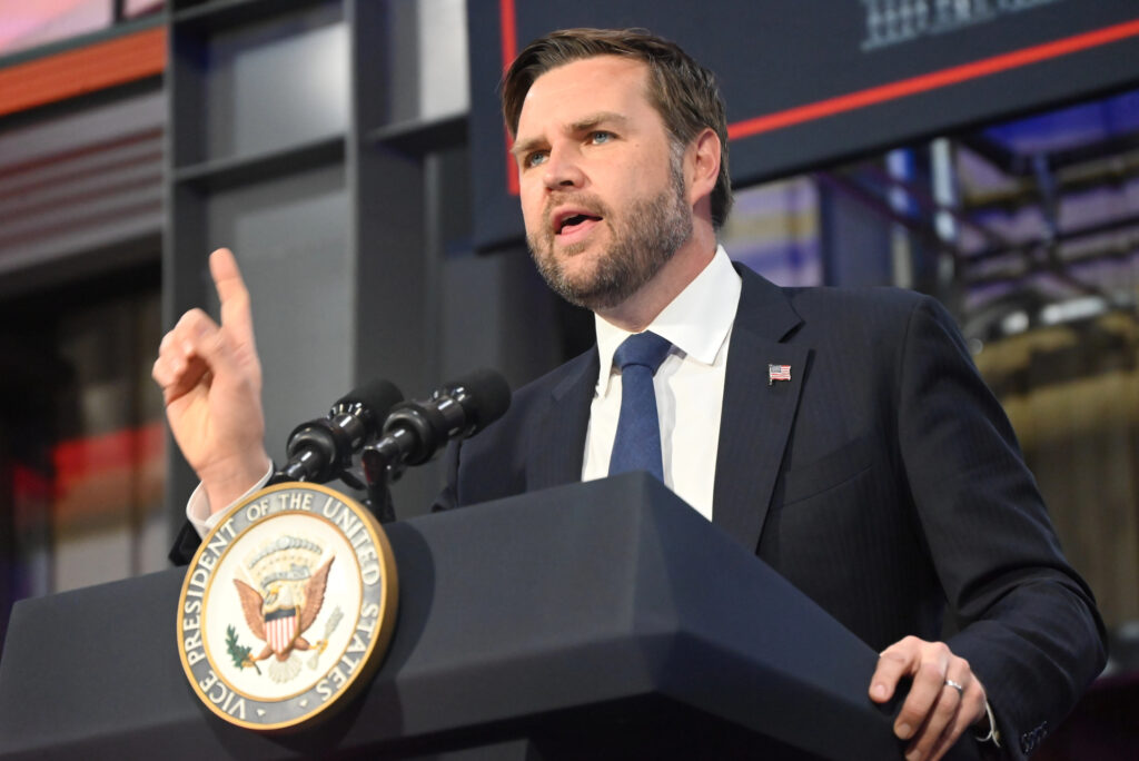 JD Vance torna ad avvertire l’Europa: state imboccando il ‘percorso oscuro’ della censura